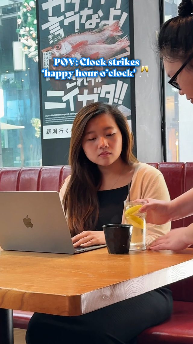 That moment when your drink switches on you… but you don’t mind at all 😉🍹
Find your happy hour surprise at Guoco Midtown:

#01-09 Mirai Robatayaki & Sushi Restaurant
#01-07 The Telegraph by Olivia & Co.
#01-08 Dal.Komm Playground
#01-15 British Indian Curry Hut

#GuocoMidtown #HelloMidtown